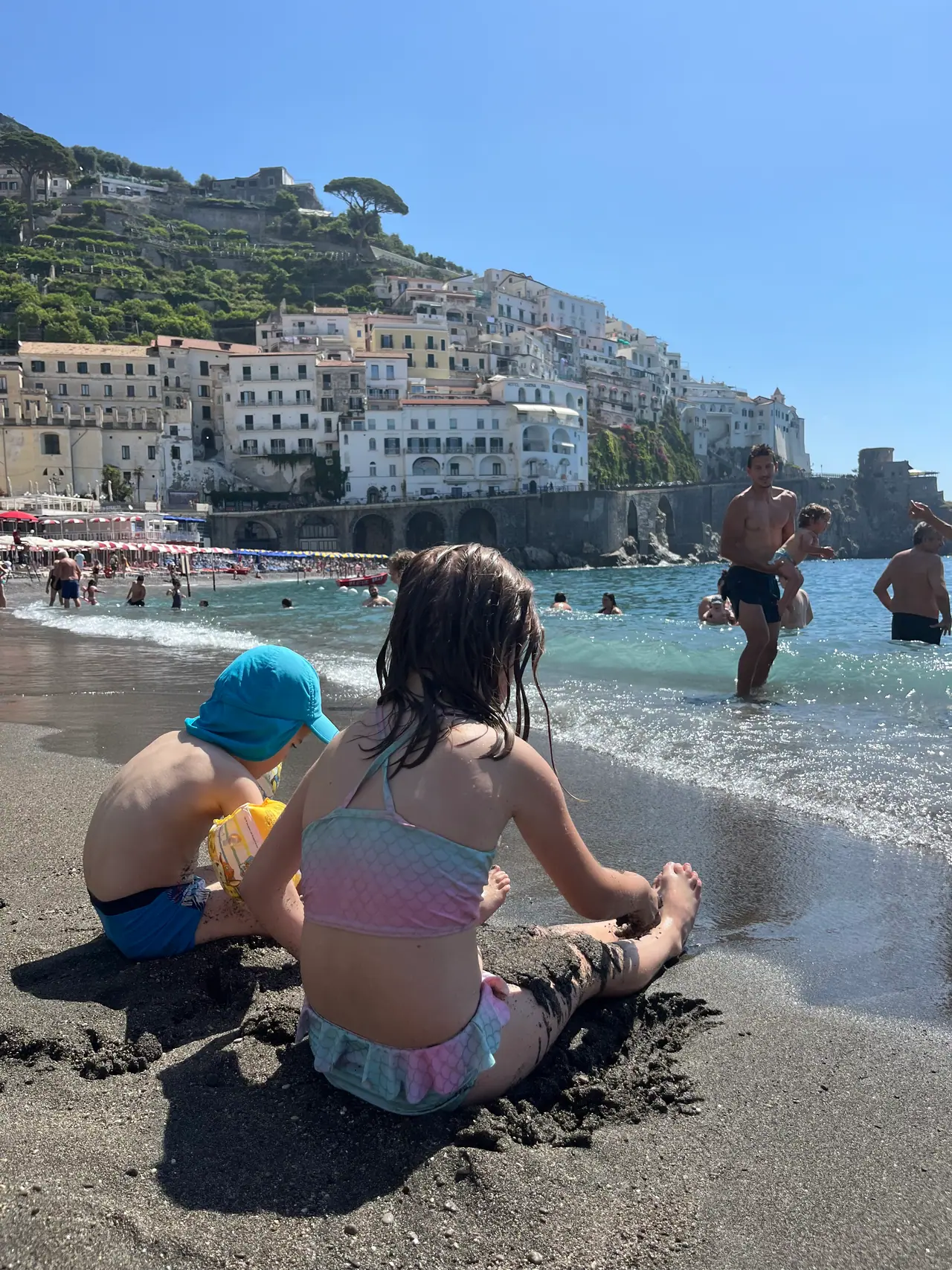 Zastávka v Amalfi: Koupání na slavné pláži – fotka 5