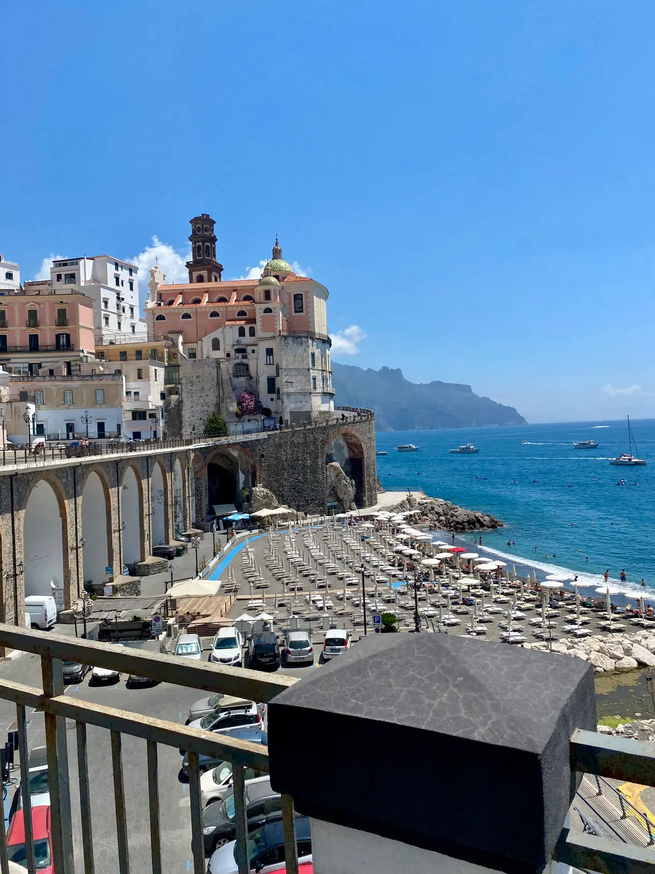 Zastávka v Amalfi: Koupání na slavné pláži – fotka 8