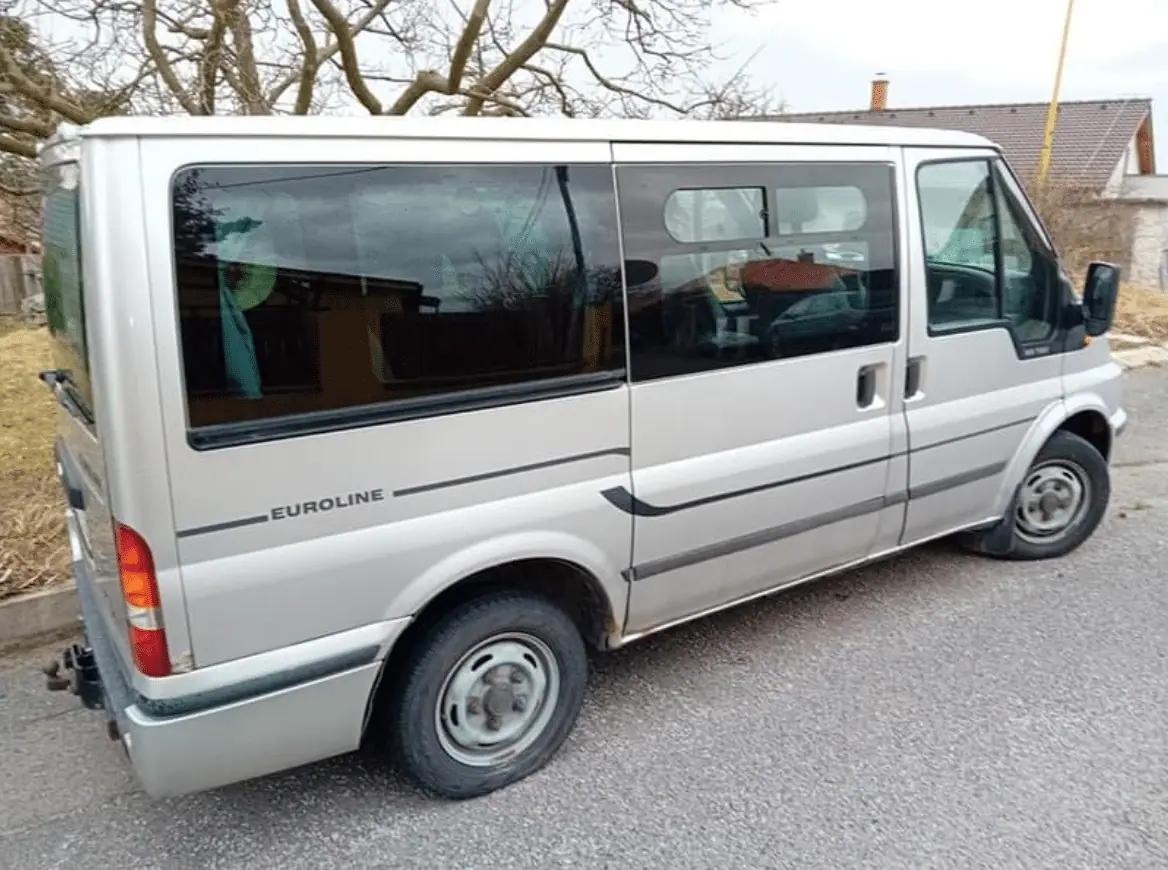 A co si pořídit auto na přespání pro čtyřčlennou rodinu? – fotka 2