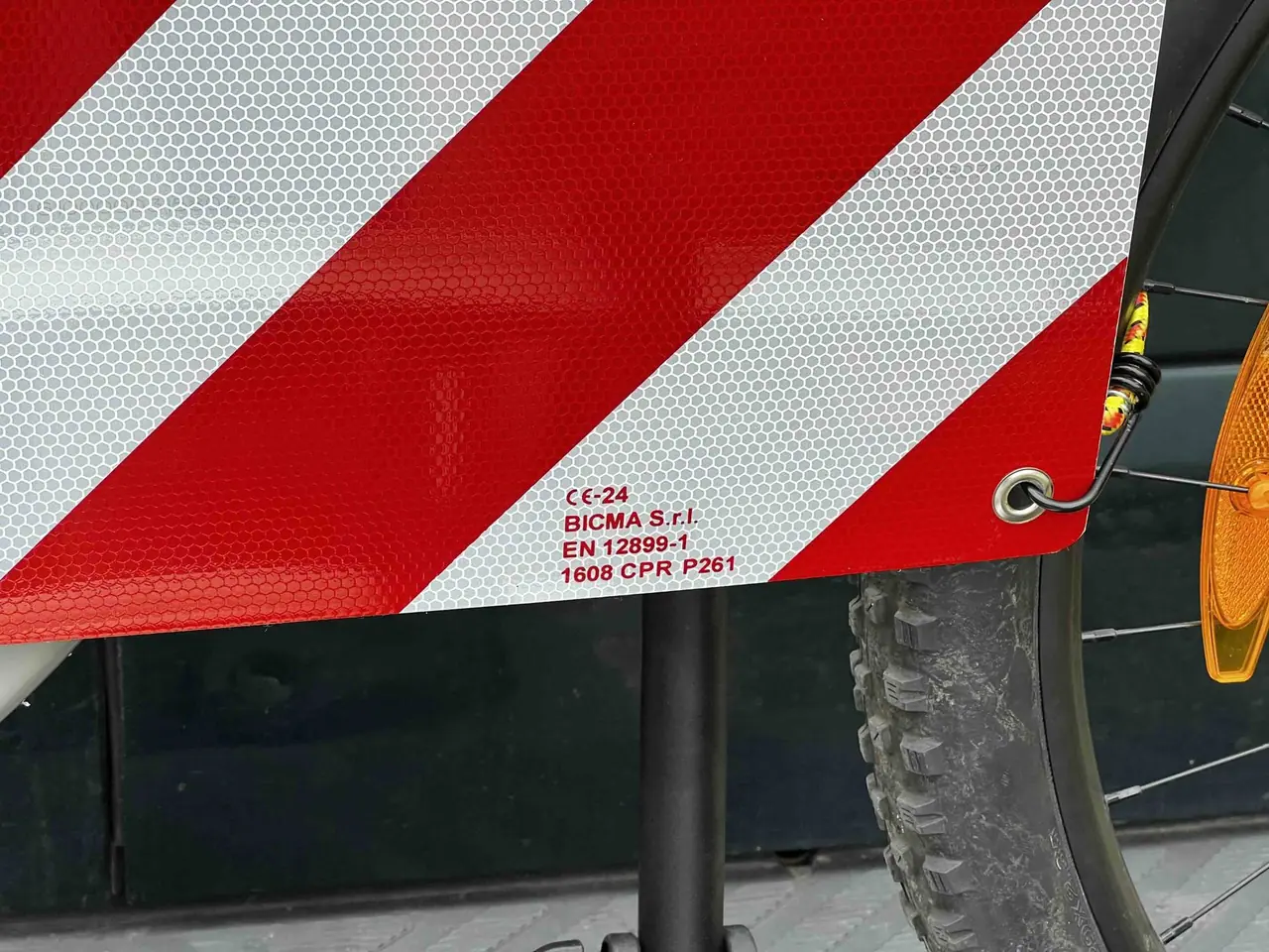 Detail CE-24 homologace na značce BICMA S.r.l. EN 12899-1 — ověřená italská certifikace